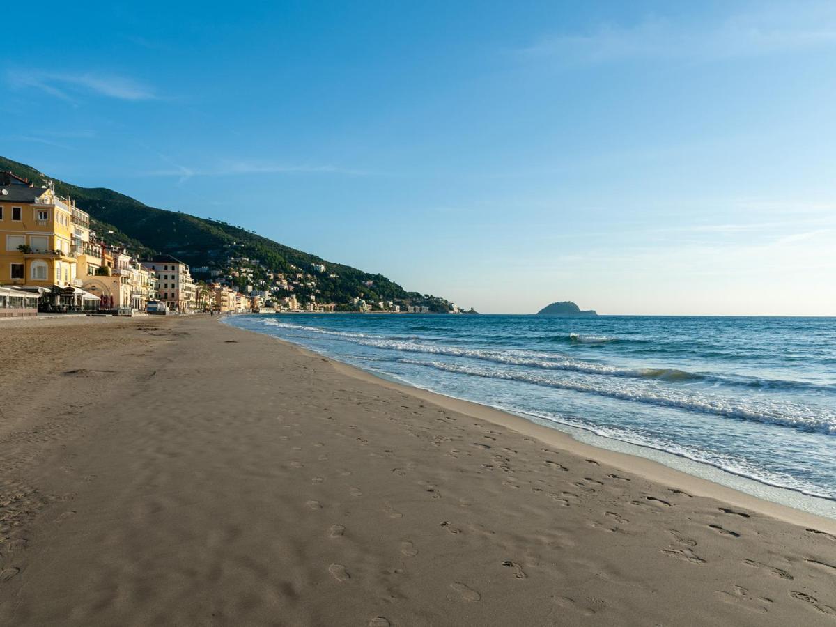 Villa Hanbury With Swimming Pool And Parking In Alassio Extérieur photo