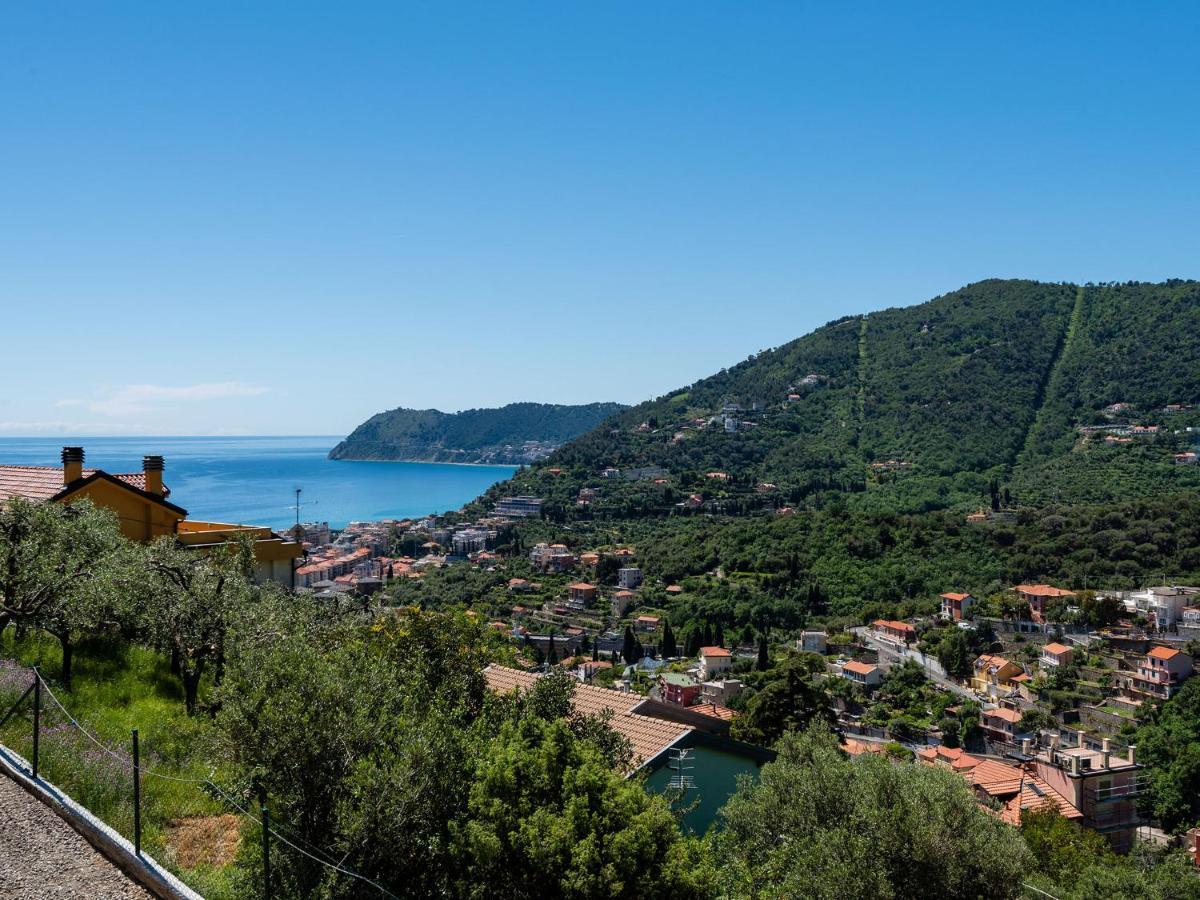 Villa Hanbury With Swimming Pool And Parking In Alassio Extérieur photo